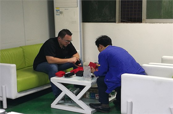 塑膠模具制造廠&mdash;&mdash;用心定制每一款藍牙耳機模具