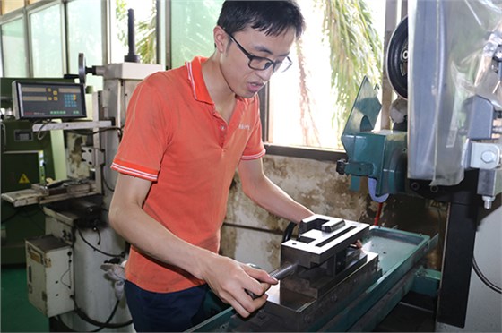 塑膠模具知識&mdash;&mdash;博騰納教你如何降低生產(chǎn)無效工時！