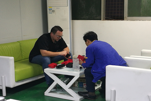 塑膠模具制造廠&mdash;&mdash;用心定制每一款藍(lán)牙耳機(jī)模具