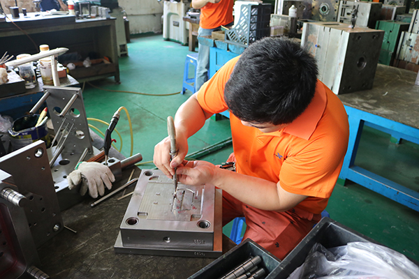 注塑模具制造廠&mdash;&mdash;博騰納專注給客戶做更高品質(zhì)的模具