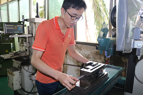 塑膠模具知識(shí)&mdash;&mdash;博騰納教你如何降低生產(chǎn)無效工時(shí)！