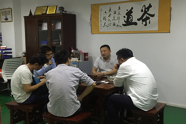 做耳機(jī)模具哪里的工廠更專(zhuān)業(yè)？看深圳注塑模具廠博騰納