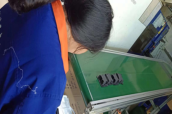 塑膠模具知識&mdash;&mdash;冷除了加衣服，還要注意「加強筋」