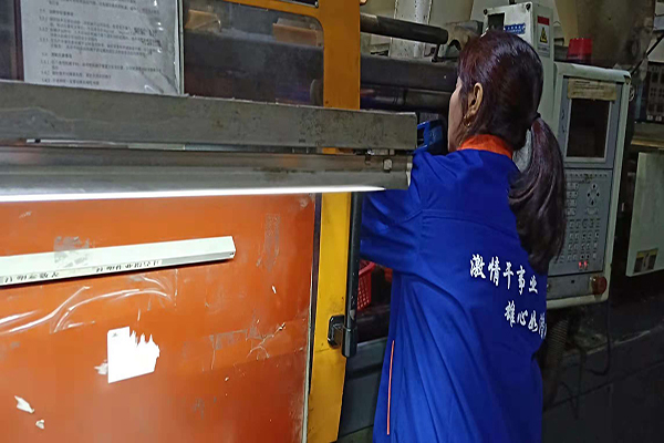 塑膠模具廠(chǎng)&mdash;&mdash;博騰納更愿傾心為您服務(wù)